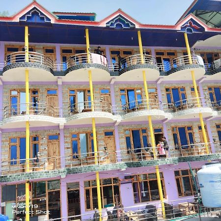 Hotel 19 Tosh Екстер'єр фото